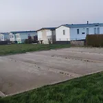 Camping Przytulny Holenderski Z Podgrzewanym Odkrytym Basenem Do Dyspozycji Gosci *