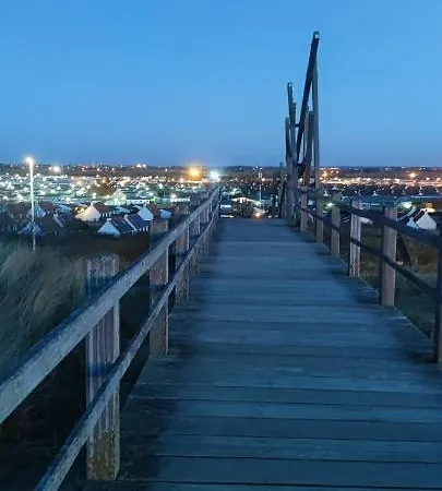 캠프장 Przytulny Holenderski Z Podgrzewanym Odkrytym Basenem Do Dyspozycji Gosci *