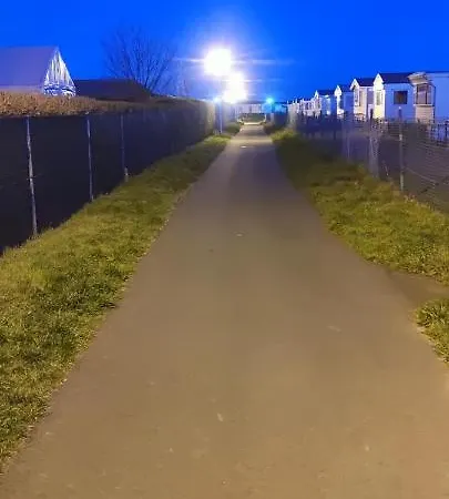 캠프장 Przytulny Holenderski Z Podgrzewanym Odkrytym Basenem Do Dyspozycji Gosci *