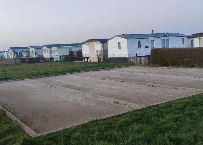 Campingplatz Przytulny Holenderski Z Podgrzewanym Odkrytym Basenem Do Dyspozycji Gosci *