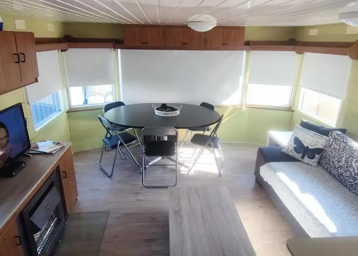 Przytulny Holenderski Z Podgrzewanym Odkrytym Basenem Do Dyspozycji Gosci Campingplatz