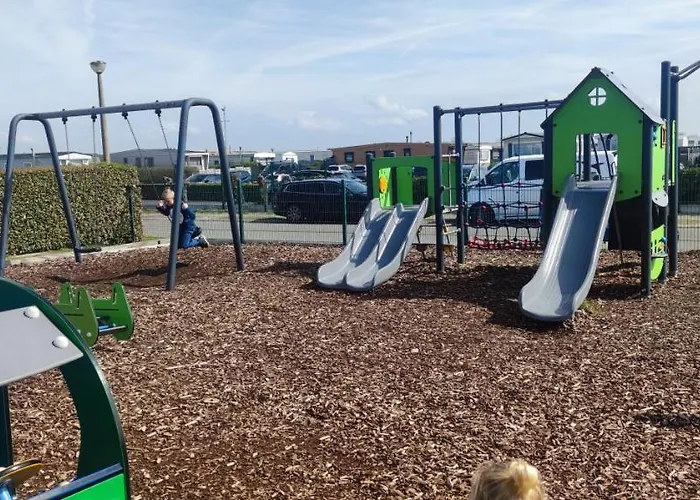 Przytulny Holenderski Z Podgrzewanym Odkrytym Basenem Do Dyspozycji Gosci Campingplatz