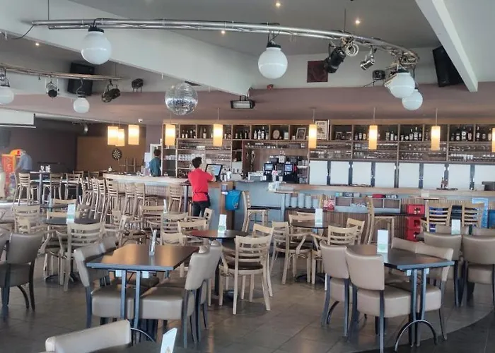 Campingplatz Przytulny Holenderski Z Podgrzewanym Odkrytym Basenem Do Dyspozycji Gosci *